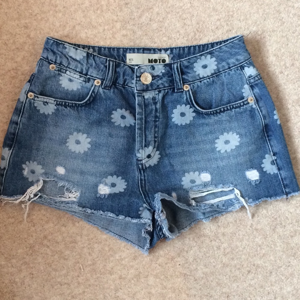 Topshop floral daisy denim motto shorts